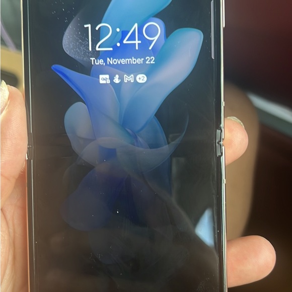 This is the unlocked phone that can be taken to any care - Picture 3 of 3